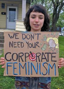 Protesters confront Hillary Clinton in Athens, Ohio